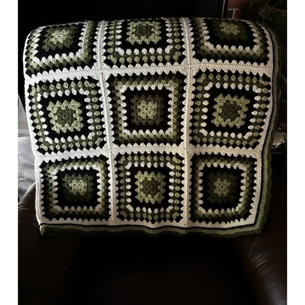 Vtg  GREEN & WHITE Granny Square Afghan Throw Blanket 64 X 32 Crochet
